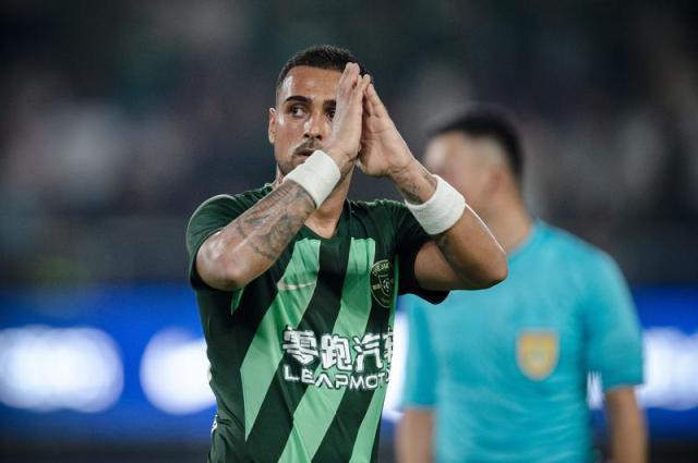 开云体育官网-莱昂纳多艾菲尔丁已到阿布扎比 海港引援接近收官