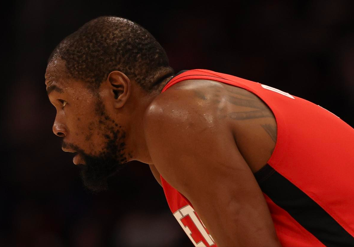 开云体育投注-赛季首个背靠背胜利，KD鏖战40分钟抡冒烟了，赛后表态年轻球员